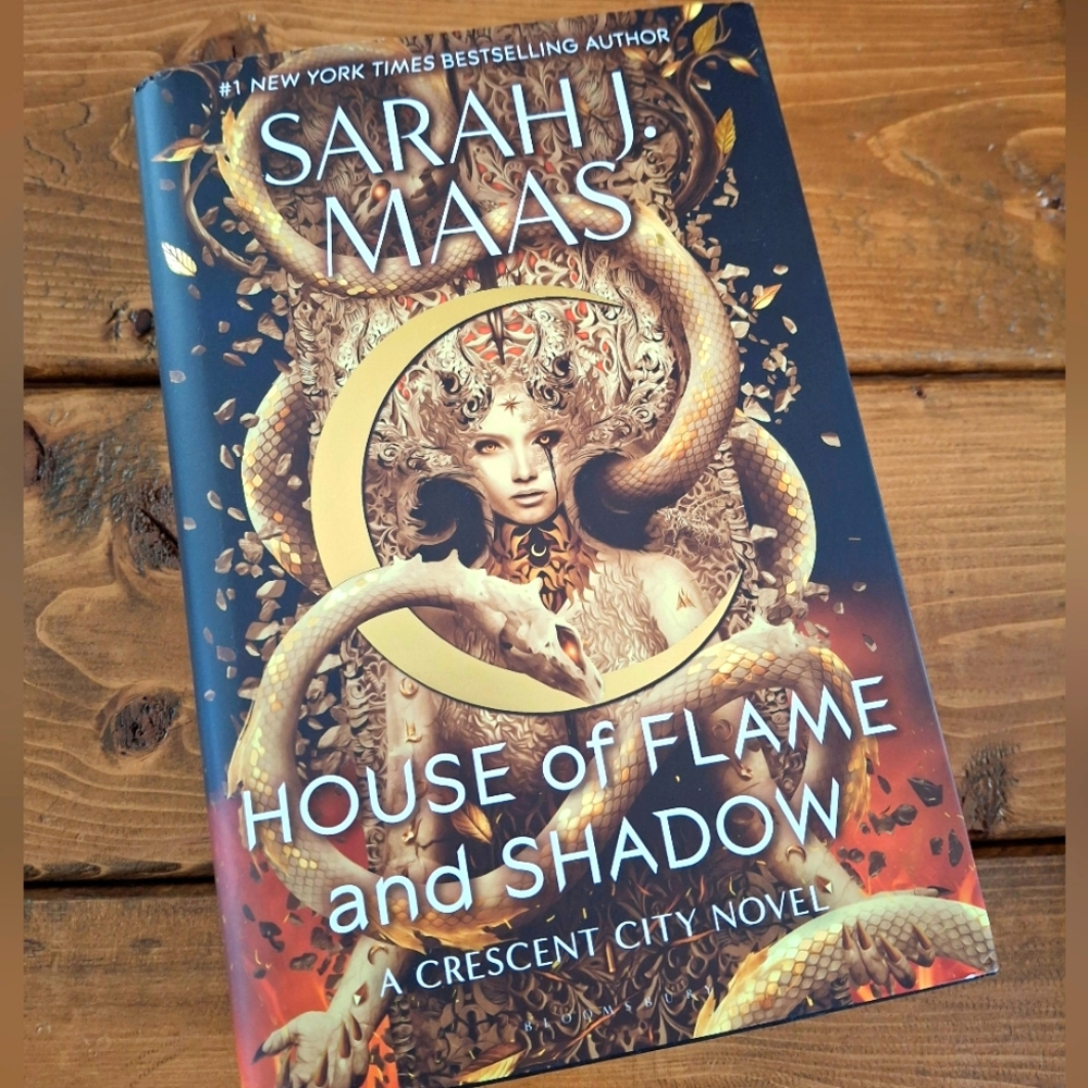 Crescent City House of Flame and Shadow
